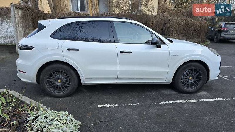 Внедорожник / Кроссовер Porsche Cayenne 2019 в Хмельницком