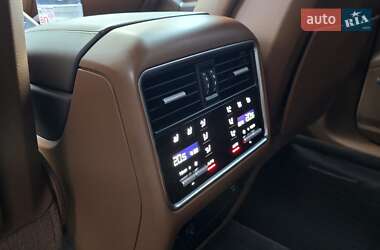 Внедорожник / Кроссовер Porsche Cayenne 2019 в 
