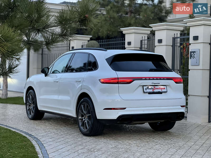 Позашляховик / Кросовер Porsche Cayenne 2018 в Одесі