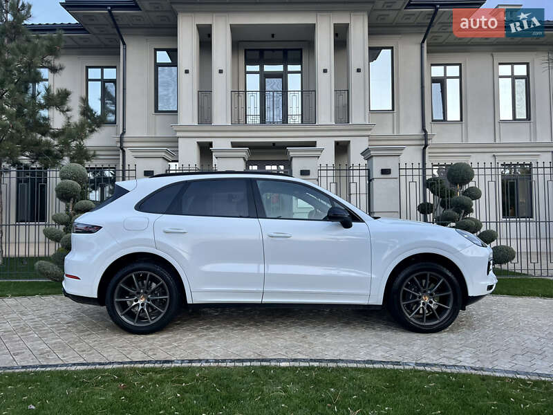 Позашляховик / Кросовер Porsche Cayenne 2018 в Одесі