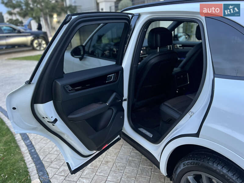 Позашляховик / Кросовер Porsche Cayenne 2018 в Одесі