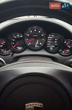 Внедорожник / Кроссовер Porsche Cayenne 2011 в 