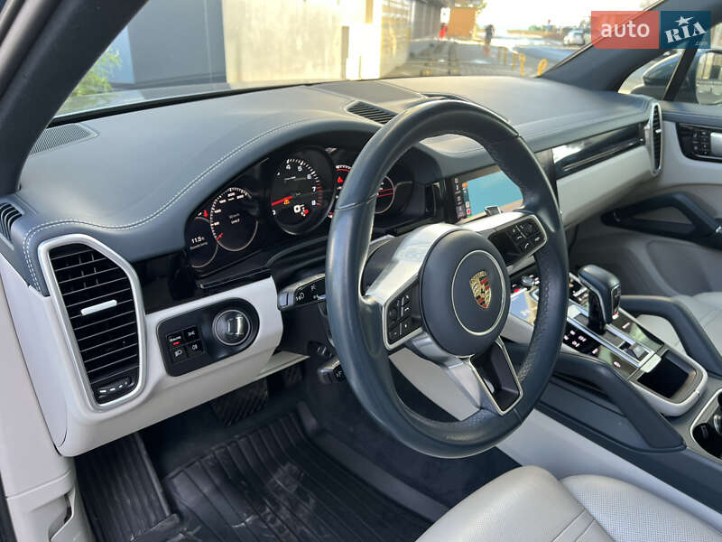 Внедорожник / Кроссовер Porsche Cayenne 2018 в Одессе