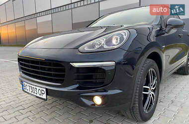 Позашляховик / Кросовер Porsche Cayenne 2015 в Львові