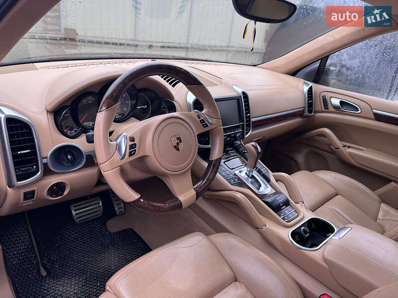 Позашляховик / Кросовер Porsche Cayenne 2011 в Переяславі