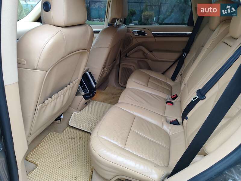 Позашляховик / Кросовер Porsche Cayenne 2012 в Кривому Розі