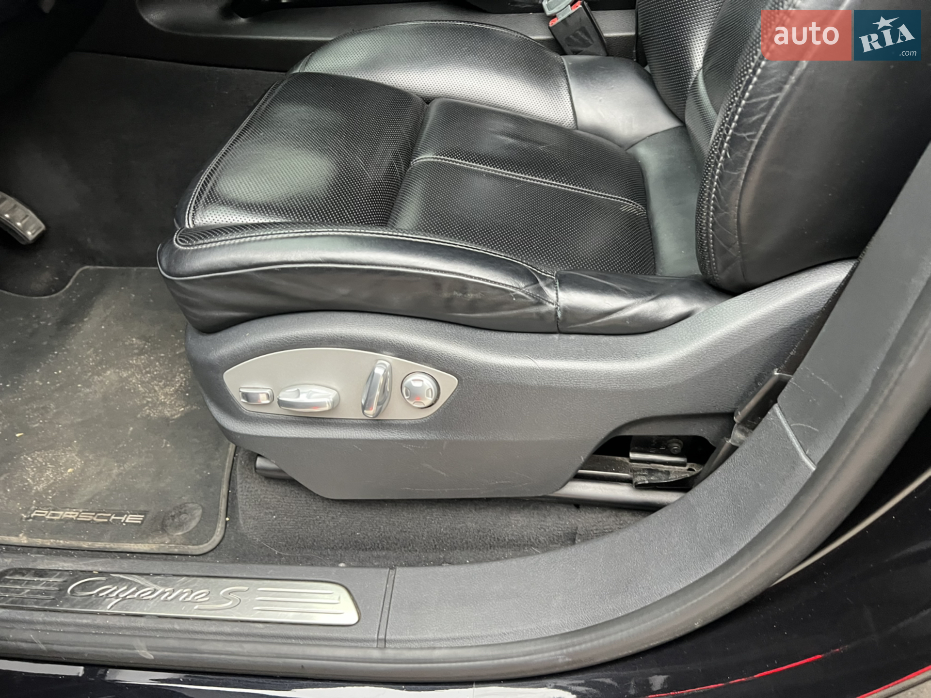 2016 Porsche Cayenne - мініатюра 25