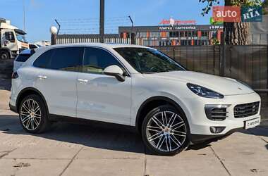 Позашляховик / Кросовер Porsche Cayenne 2015 в Києві