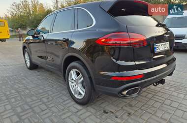 Внедорожник / Кроссовер Porsche Cayenne 2015 в 
