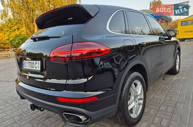 Внедорожник / Кроссовер Porsche Cayenne 2015 в 