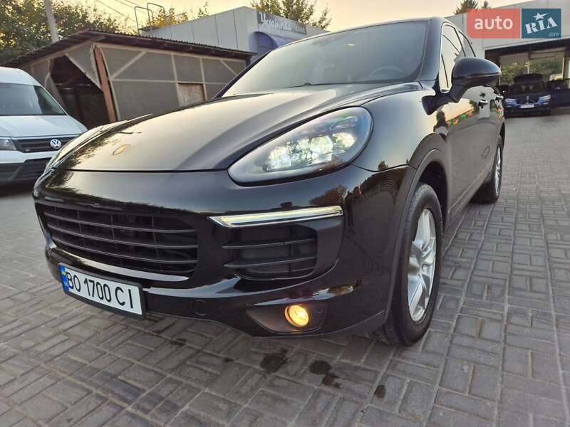 Внедорожник / Кроссовер Porsche Cayenne 2015 в Тернополе