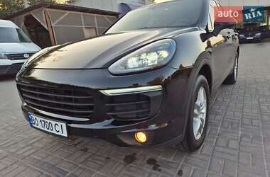 Внедорожник / Кроссовер Porsche Cayenne 2015 в 