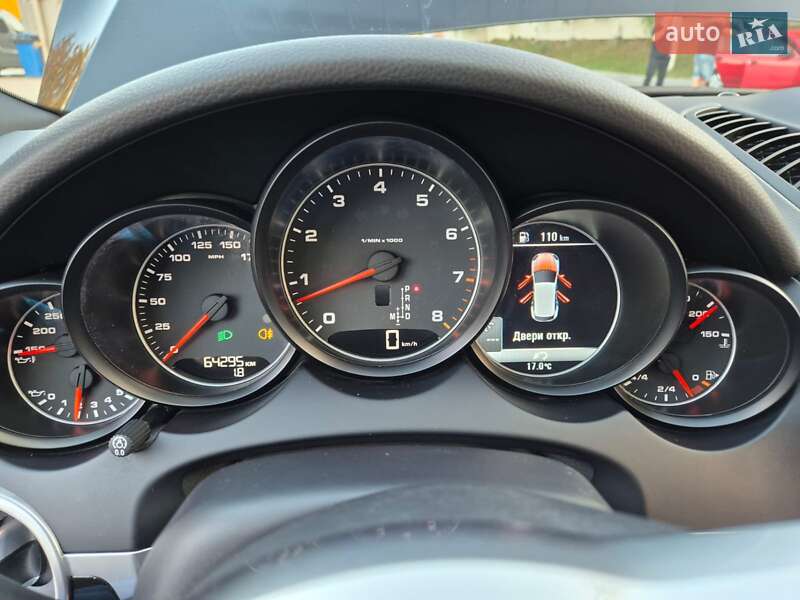 Внедорожник / Кроссовер Porsche Cayenne 2015 в Тернополе