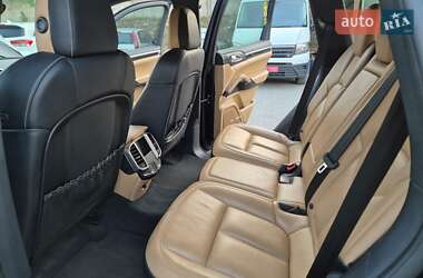 Внедорожник / Кроссовер Porsche Cayenne 2015 в 