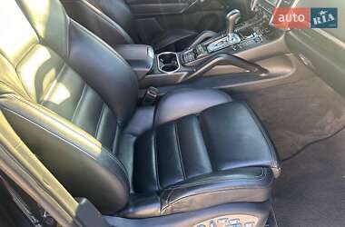 Позашляховик / Кросовер Porsche Cayenne 2012 в 