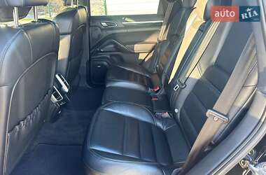 Позашляховик / Кросовер Porsche Cayenne 2012 в 