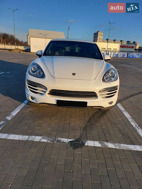 Внедорожник / Кроссовер Porsche Cayenne 2013 в 