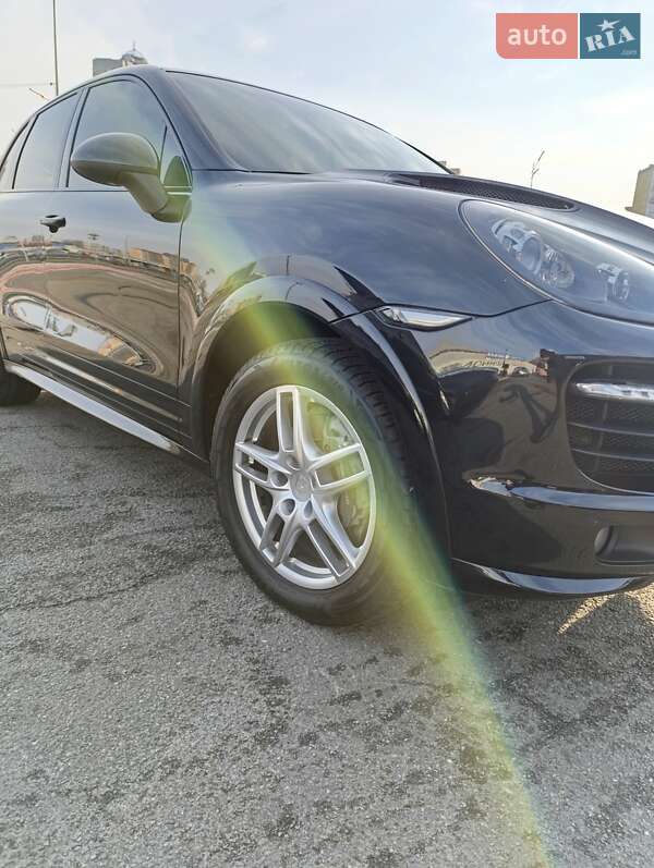 Позашляховик / Кросовер Porsche Cayenne 2013 в Києві
