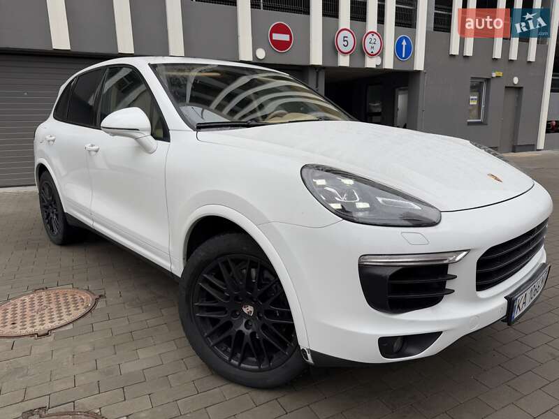 Внедорожник / Кроссовер Porsche Cayenne 2016 в Киеве