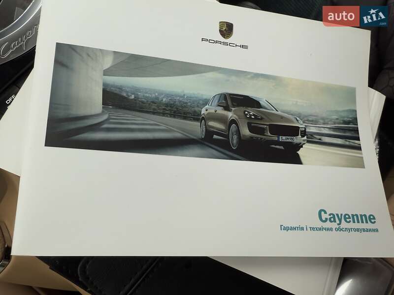 Внедорожник / Кроссовер Porsche Cayenne 2016 в Киеве