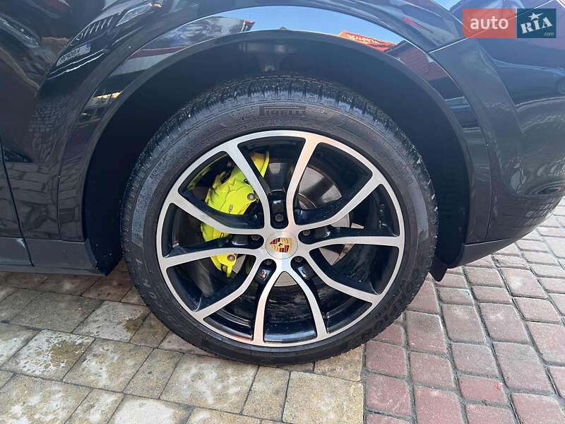 Позашляховик / Кросовер Porsche Cayenne 2019 в Львові