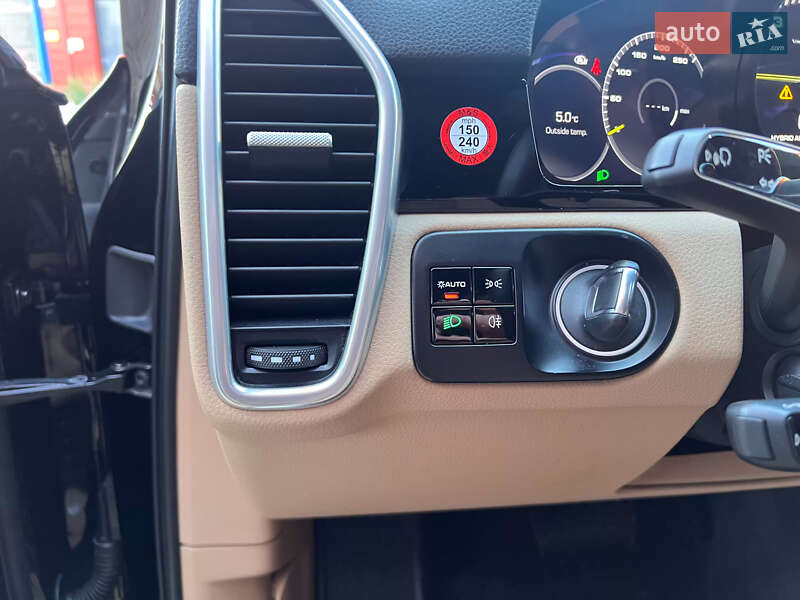 Позашляховик / Кросовер Porsche Cayenne 2019 в Львові