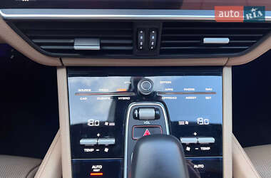 Внедорожник / Кроссовер Porsche Cayenne 2019 в 