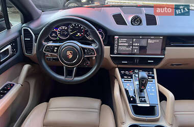 Внедорожник / Кроссовер Porsche Cayenne 2019 в 