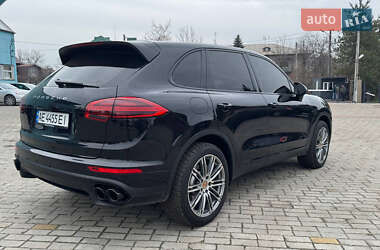 Внедорожник / Кроссовер Porsche Cayenne 2015 в 
