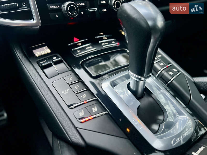 Позашляховик / Кросовер Porsche Cayenne 2011 в Києві