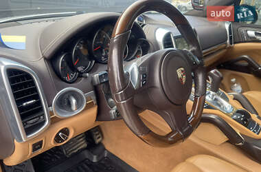 Внедорожник / Кроссовер Porsche Cayenne 2013 в 