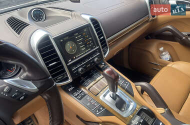 Внедорожник / Кроссовер Porsche Cayenne 2013 в 