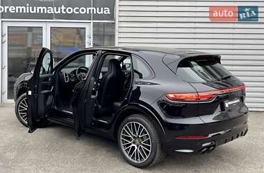 Внедорожник / Кроссовер Porsche Cayenne 2022 в 