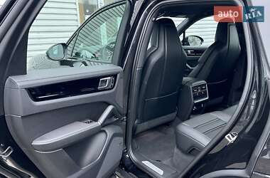 Внедорожник / Кроссовер Porsche Cayenne 2022 в 