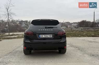 Внедорожник / Кроссовер Porsche Cayenne 2012 в 