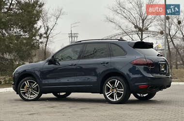 Внедорожник / Кроссовер Porsche Cayenne 2013 в Киеве