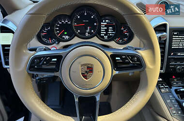 Позашляховик / Кросовер Porsche Cayenne 2015 в 