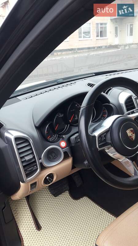 Позашляховик / Кросовер Porsche Cayenne 2015 в Полтаві фото 15 Позашляховик / Кросовер Porsche Cayenne 2015 в Полтаві