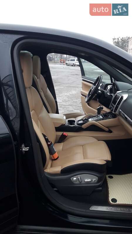 Позашляховик / Кросовер Porsche Cayenne 2015 в Полтаві фото 11 Позашляховик / Кросовер Porsche Cayenne 2015 в Полтаві
