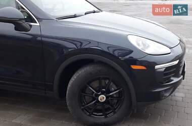 Внедорожник / Кроссовер Porsche Cayenne 2015 в 