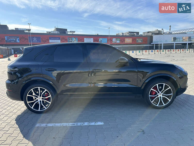 Позашляховик / Кросовер Porsche Cayenne 2019 в Києві