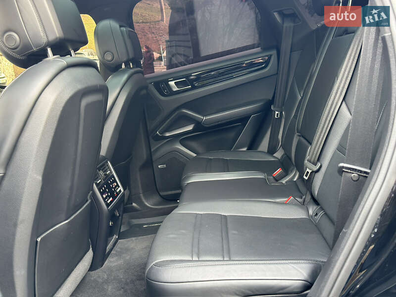 Позашляховик / Кросовер Porsche Cayenne 2019 в Києві