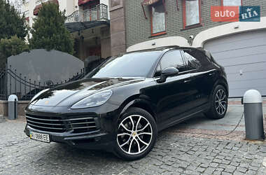 Внедорожник / Кроссовер Porsche Cayenne 2019 в 