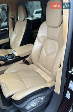 Внедорожник / Кроссовер Porsche Cayenne 2014 в 