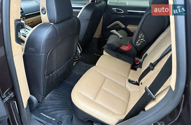 Внедорожник / Кроссовер Porsche Cayenne 2014 в 