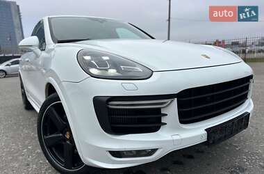 Позашляховик / Кросовер Porsche Cayenne 2016 в Києві