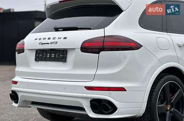 Позашляховик / Кросовер Porsche Cayenne 2016 в Києві