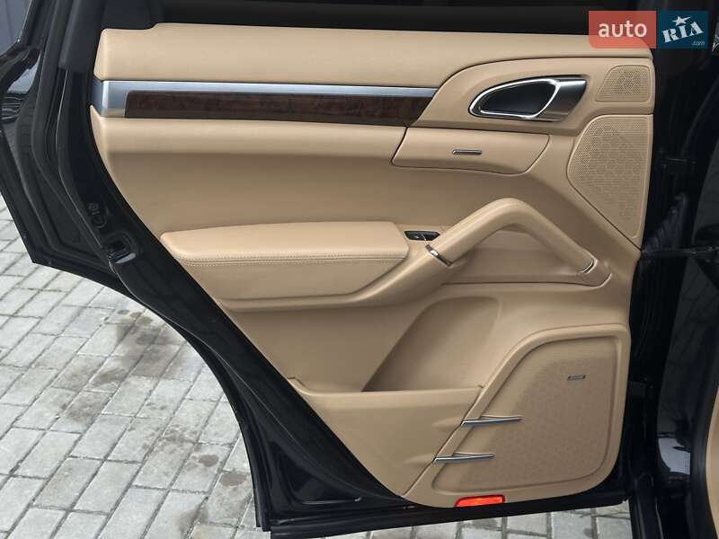 Внедорожник / Кроссовер Porsche Cayenne 2013 в Мукачево