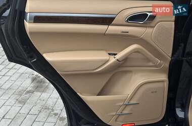 Внедорожник / Кроссовер Porsche Cayenne 2013 в 