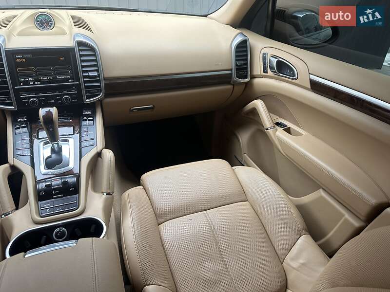 Внедорожник / Кроссовер Porsche Cayenne 2013 в Мукачево